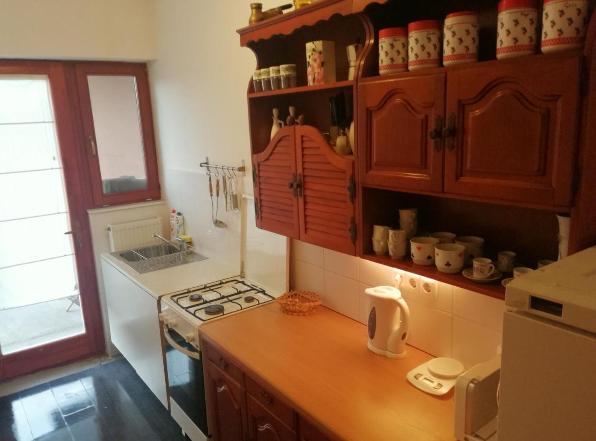 Vizaknai Apartmanhaz Szekesfehervar Luaran gambar