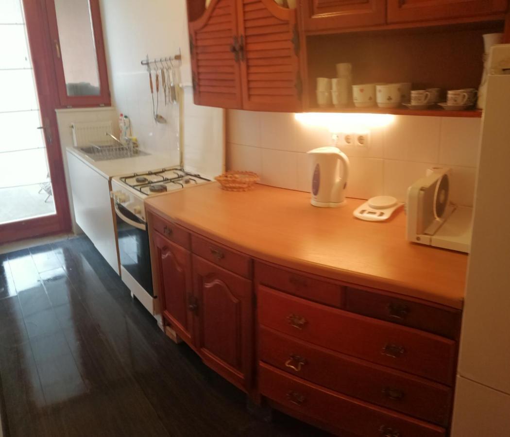 Vizaknai Apartmanhaz Szekesfehervar Luaran gambar