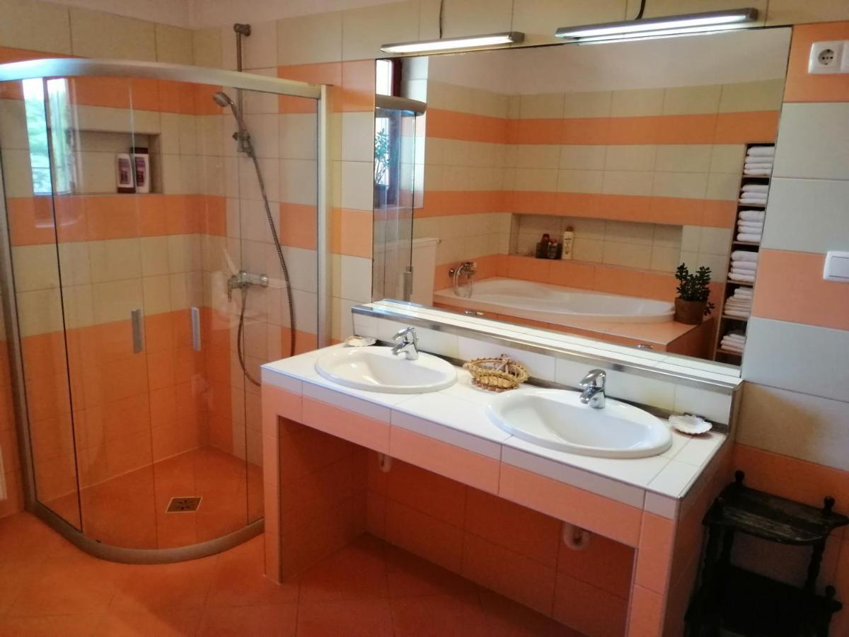 Vizaknai Apartmanhaz Szekesfehervar Luaran gambar