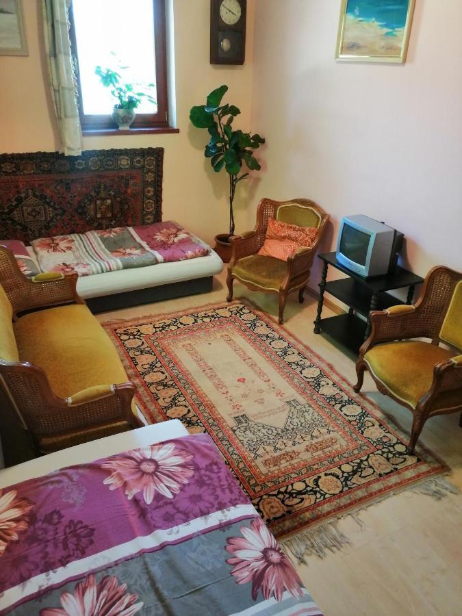 Vizaknai Apartmanhaz Szekesfehervar Luaran gambar