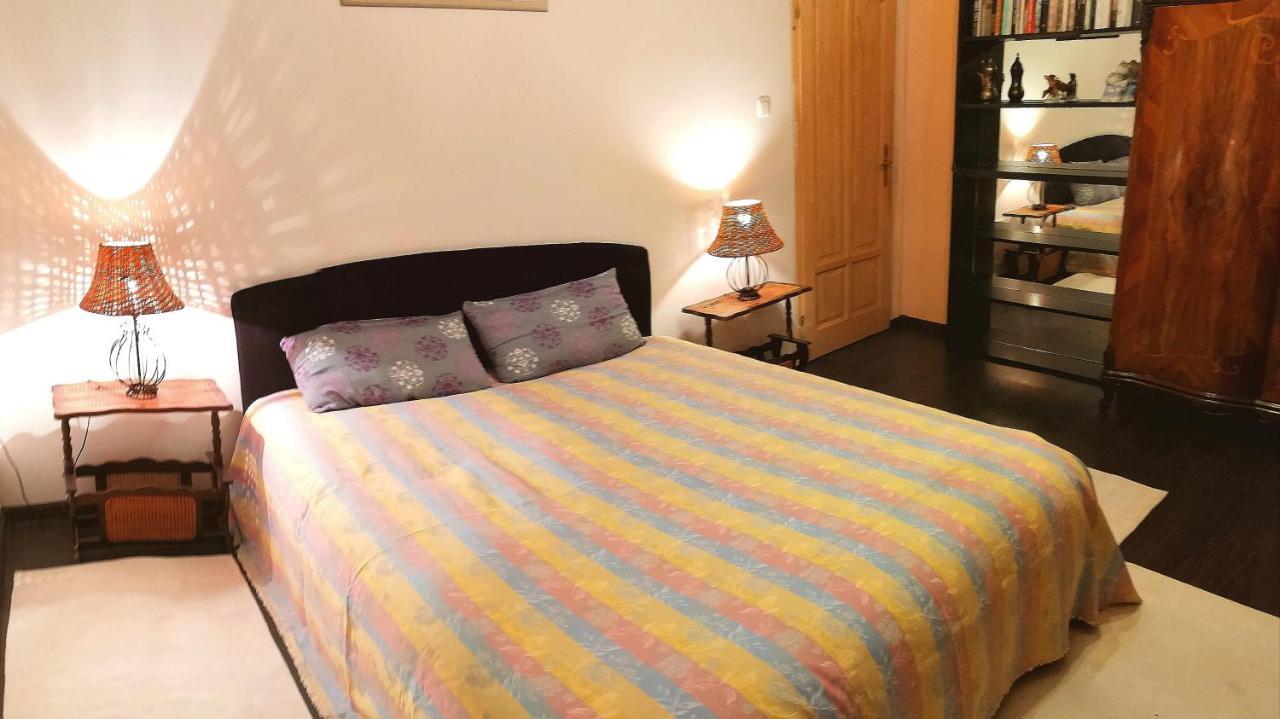 Vizaknai Apartmanhaz Szekesfehervar Luaran gambar